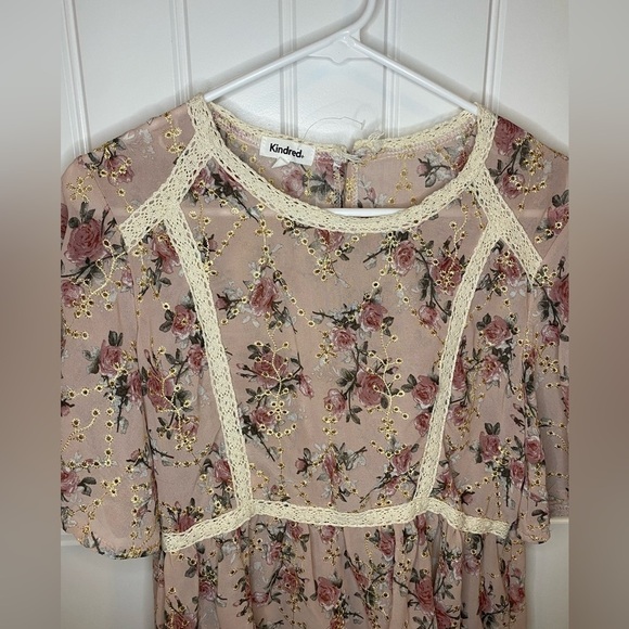 Kindred mauve with gold embellishment floral blouse - Picture 4 of 7